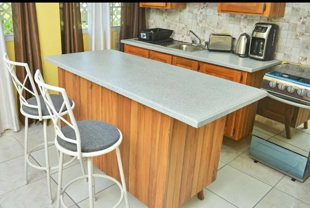 Essentials Suite Bon Accord Village Apartment